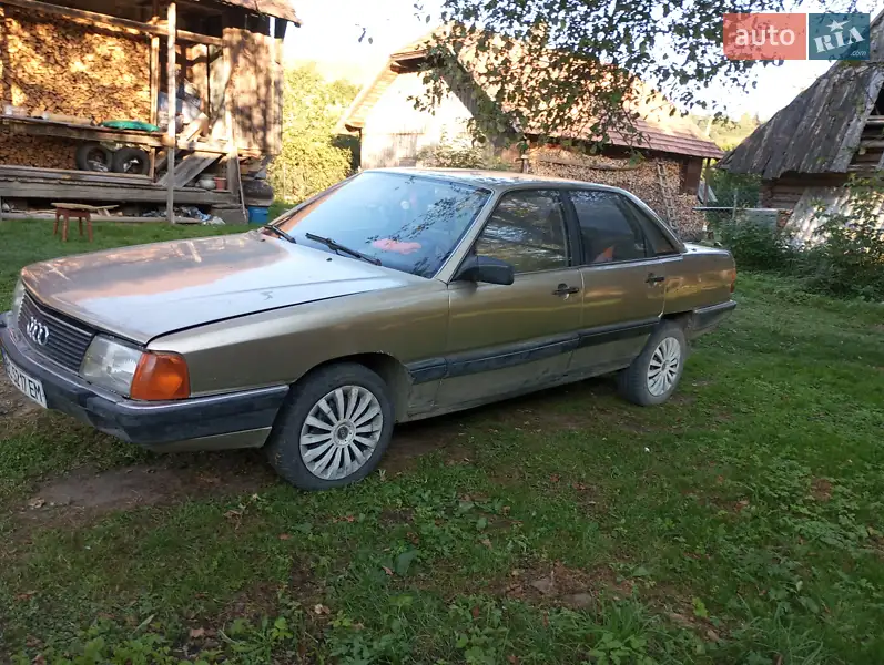Audi 100 1983
