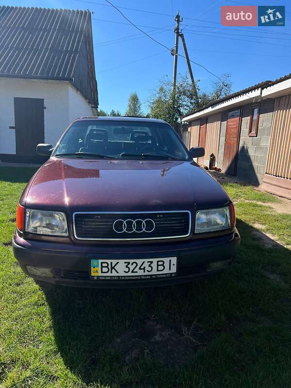 Audi 100 1992 року в Рівному