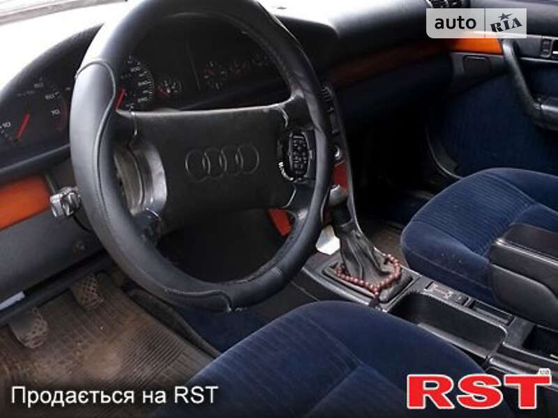 Седан Audi 100 1991 в Тараще