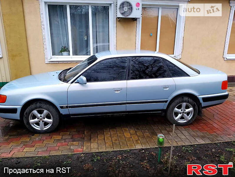 Седан Audi 100 1991 в Тараще