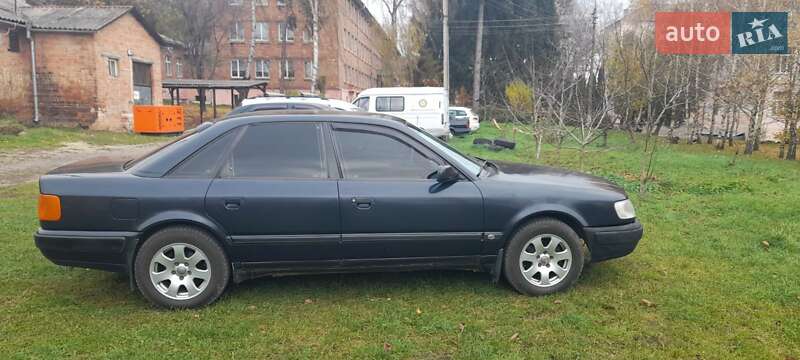 Седан Audi 100 1991 в Чернівцях