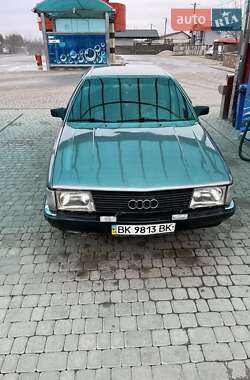 Седан Audi 100 1986 в Березному
