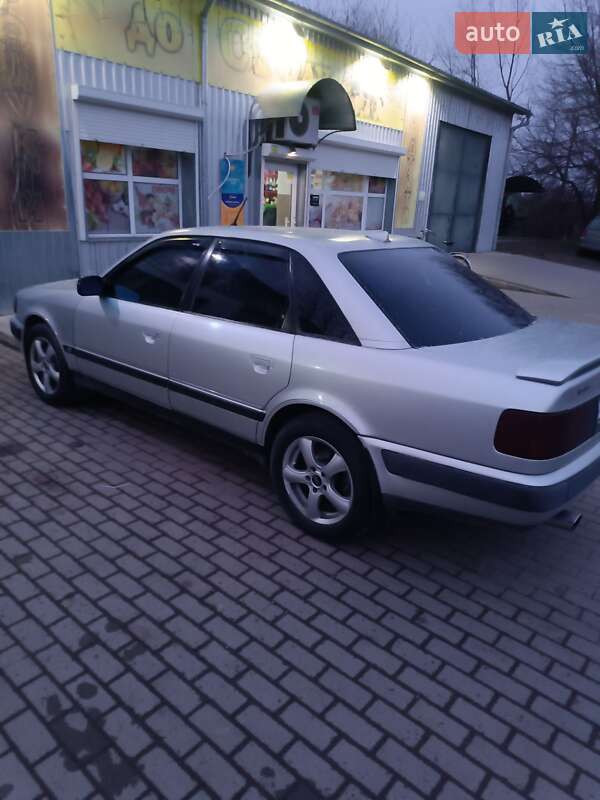 Седан Audi 100 1993 в Полонном
