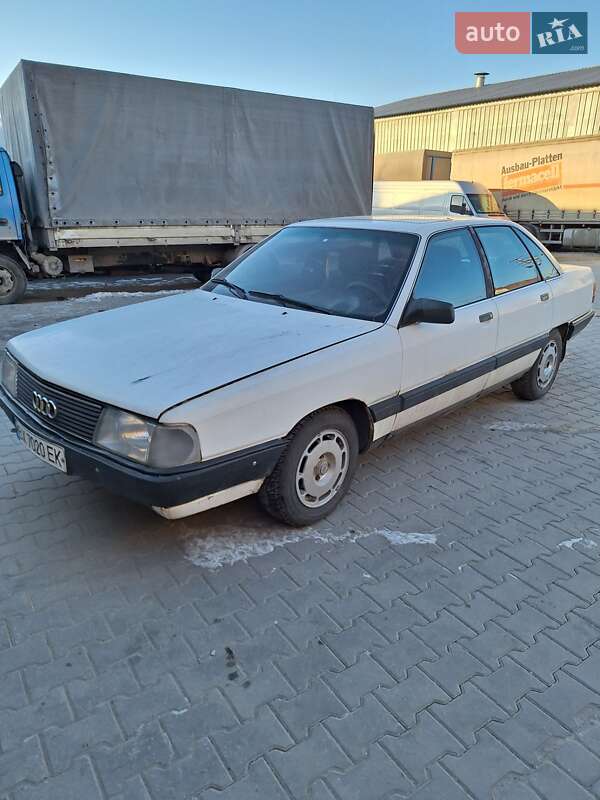 Audi 100 1988 Audi 100 1988