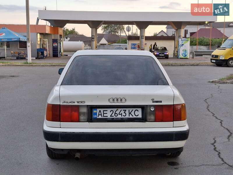 Audi 100