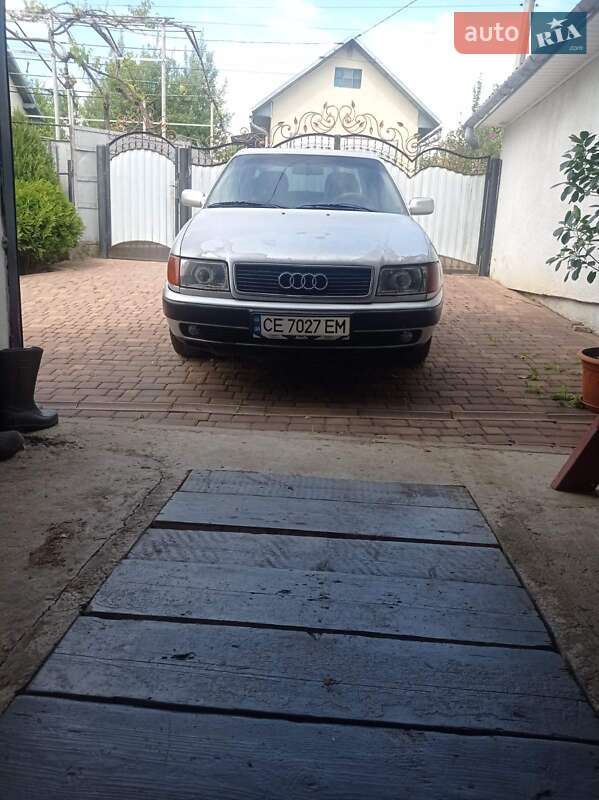 Седан Audi 100 1992 в Чернівцях