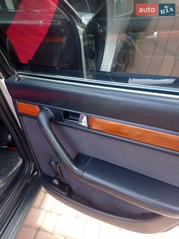 Седан Audi 100 1992 в Чернівцях