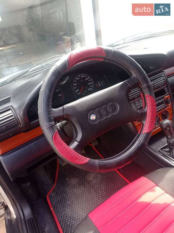 Седан Audi 100 1992 в Чернівцях