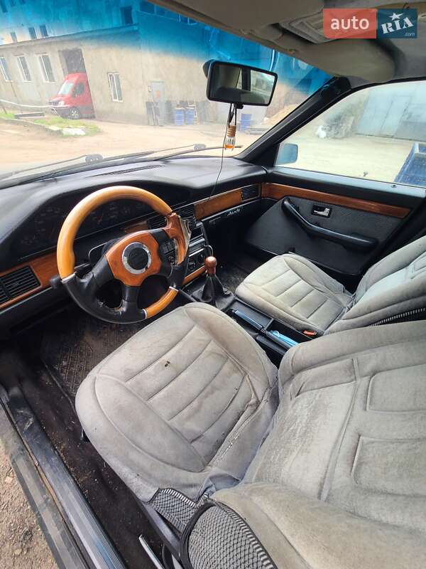 Седан Audi 100 1990 в Черновцах