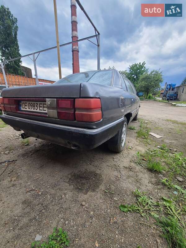 Седан Audi 100 1990 в Черновцах
