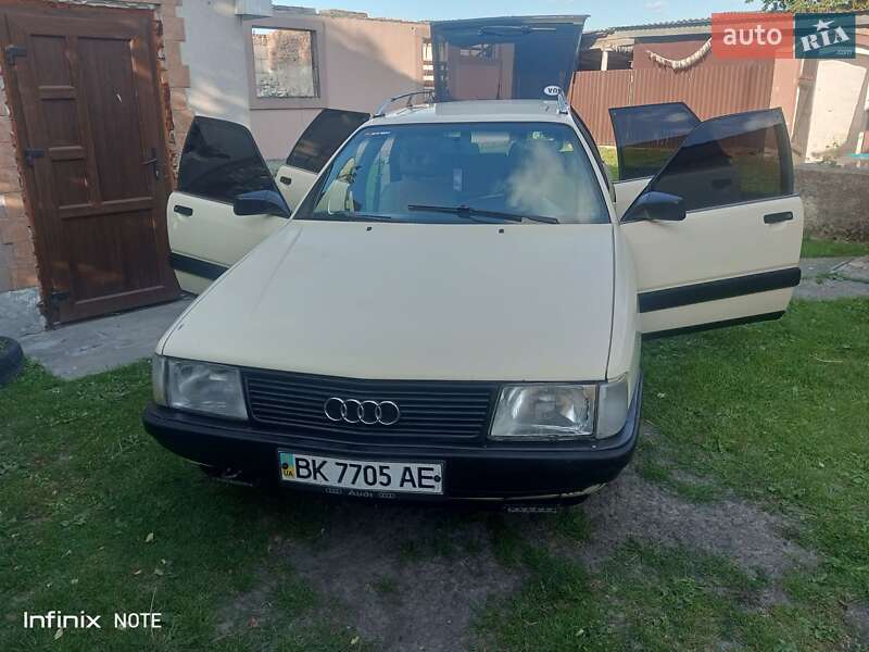 Универсал Audi 100 1990 в Млинове