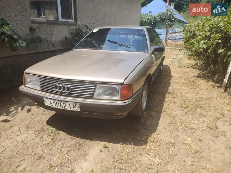 Audi 100 1983