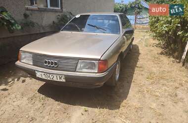 Audi 100  1983