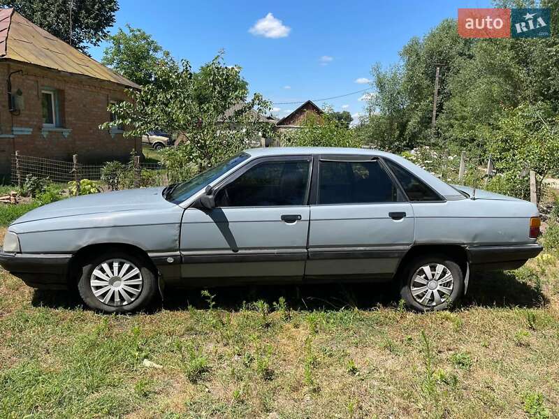 Седан Audi 100 1990 в Брацлаві