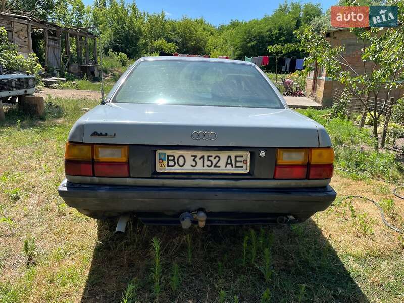 Седан Audi 100 1990 в Брацлаві