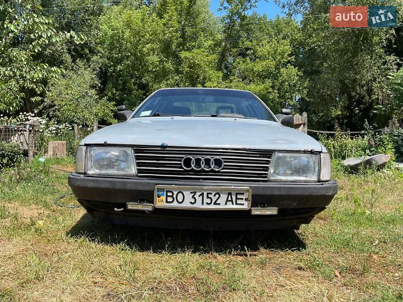 Седан Audi 100 1990 в Брацлаві