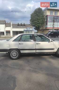 Audi 100  1987