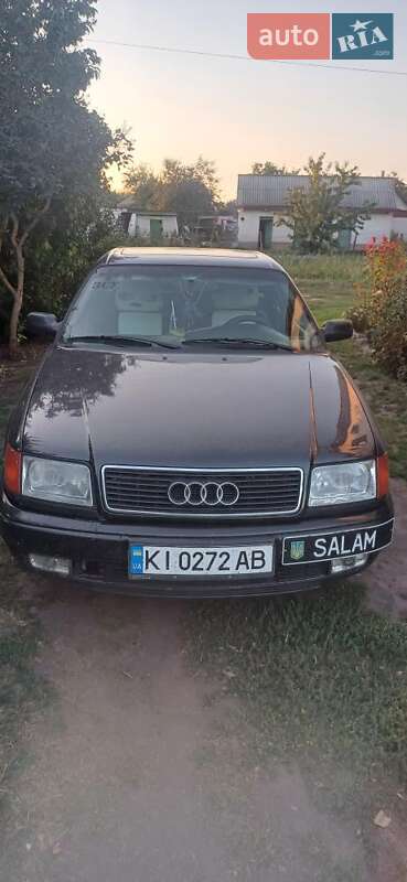 Седан Audi 100