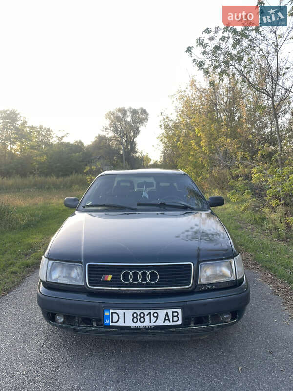 Audi 100