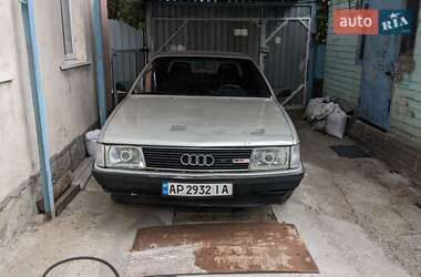 Audi 100  1985