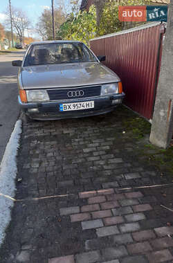 Audi 100  1983