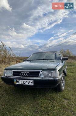 Audi 100  1990