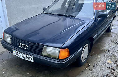 Audi 100  1983