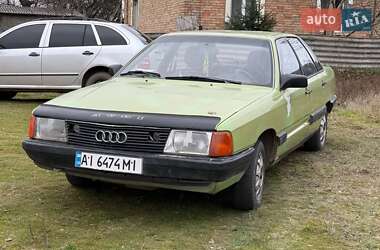 Audi 100  1983
