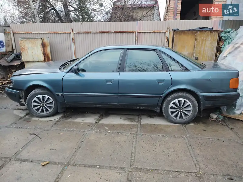Audi 100