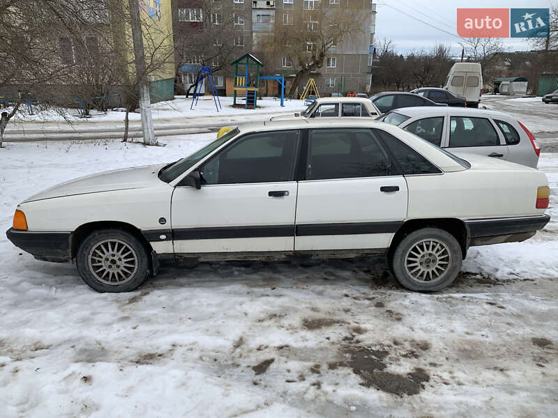 Седан Audi 100 1987 в Каменец-Подольском