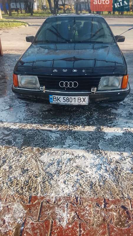 Audi 100