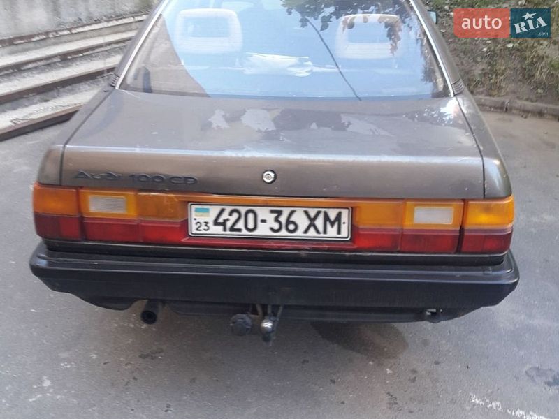 Седан Audi 100 1983 в Хмельницькому