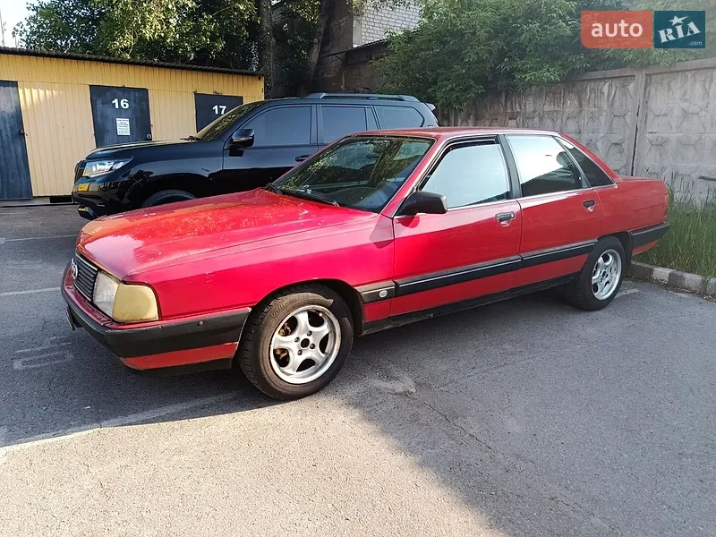 Audi 100