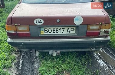 Седан Audi 100 1982 в Хотині