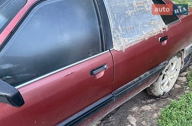 Седан Audi 100 1982 в Хотині