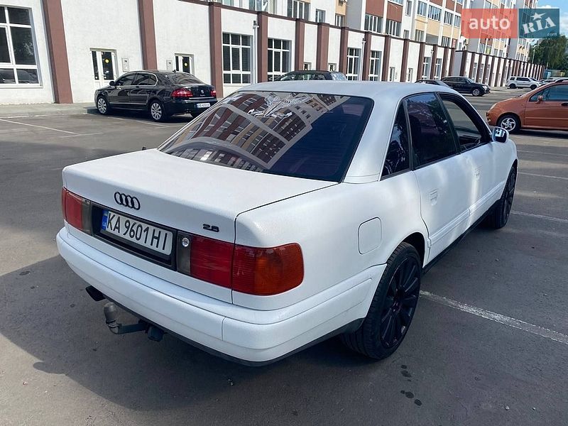 Седан Audi 100 1991 в Киеве