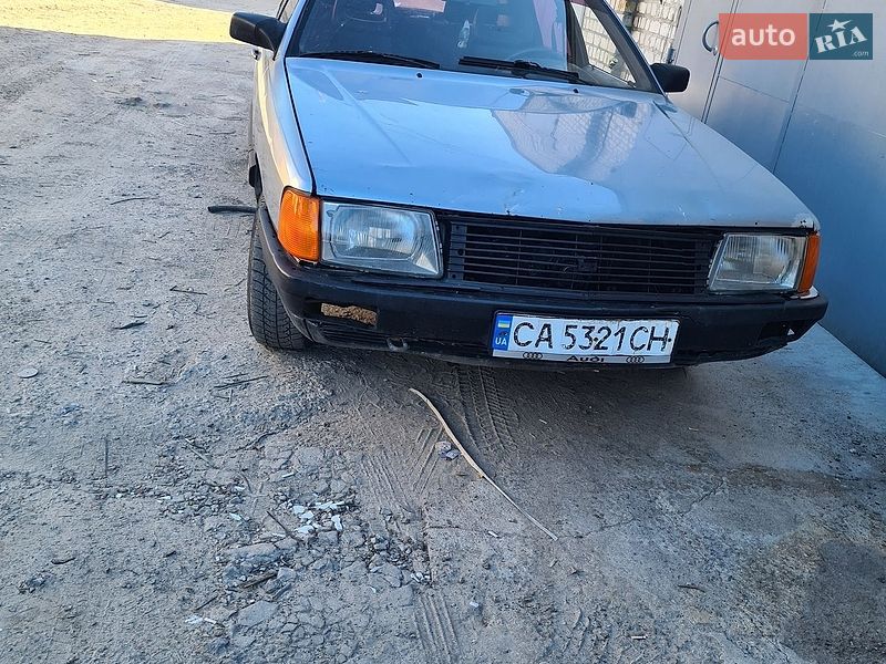 Седан Audi 100 1985 в Черкассах