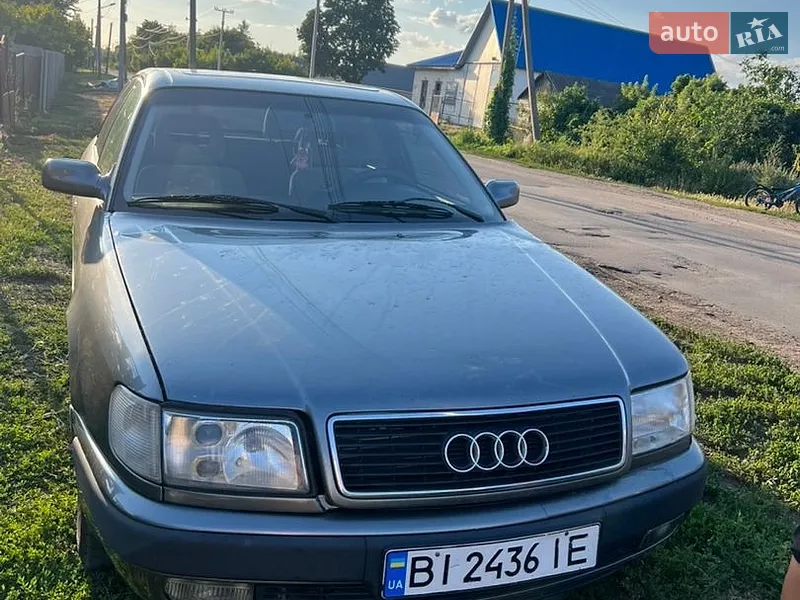 Audi 100
