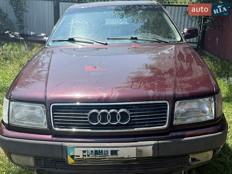 Седан Audi 100 1991 в Косові