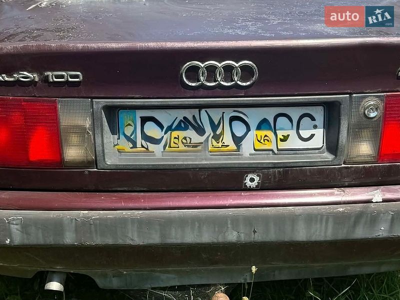 Седан Audi 100 1991 в Косові