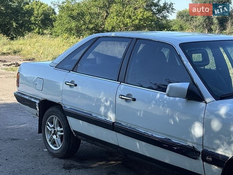 Седан Audi 100 1983 в Павлограде