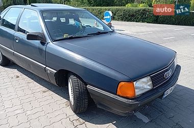 Седан Audi 100 1988 в Володимирі