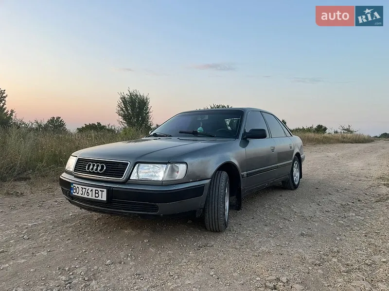 Audi 100
