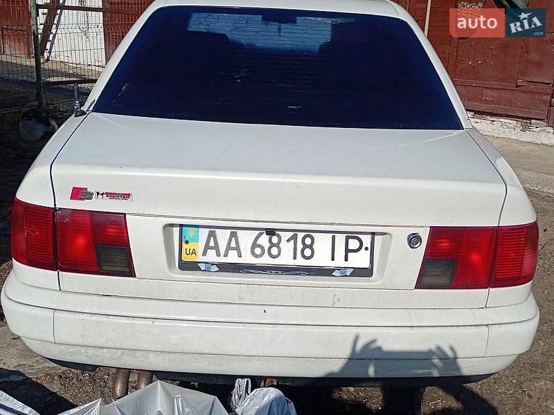 Седан Audi 100 1992 в Ровно