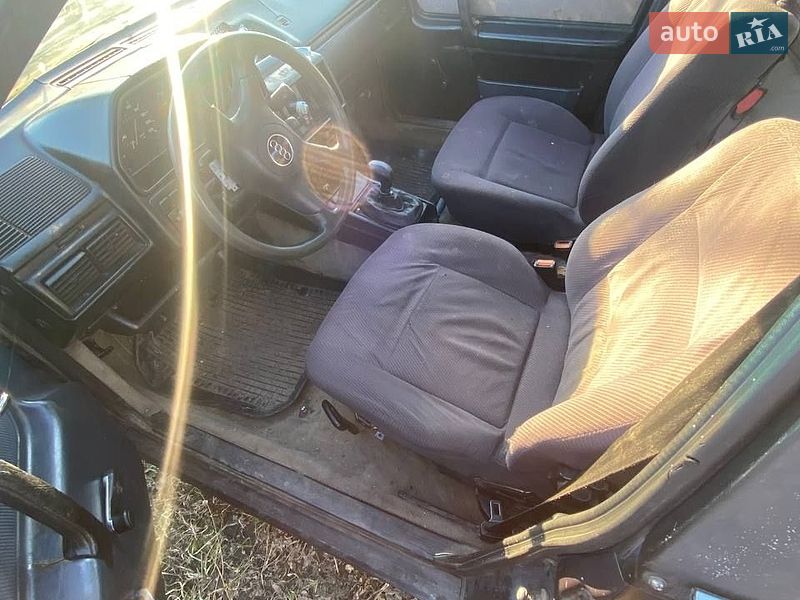 Седан Audi 100 1986 в Золочеве