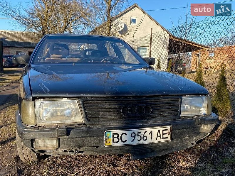 Седан Audi 100 1986 в Золочеве