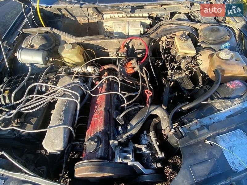 Седан Audi 100 1986 в Золочеве