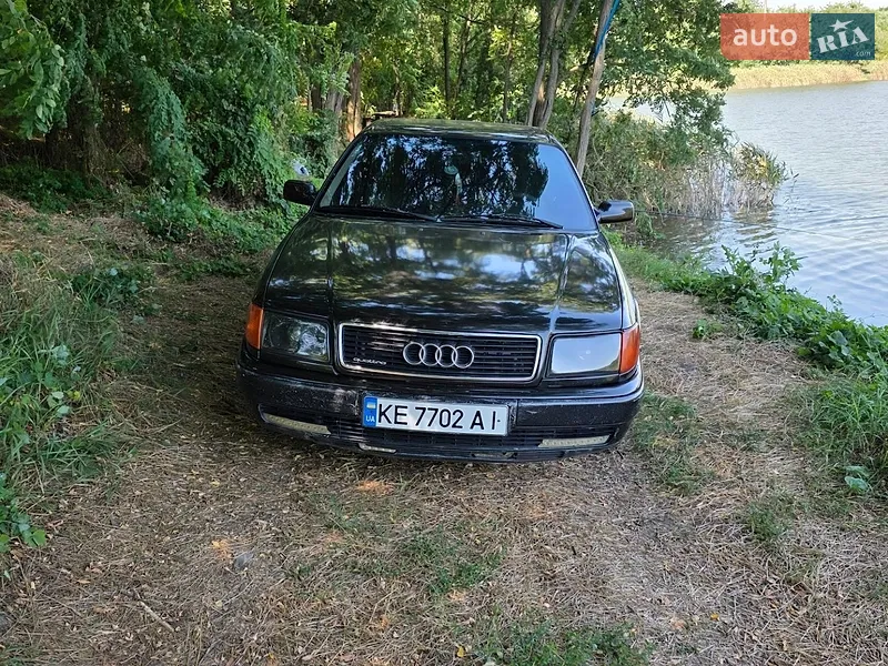 Audi 100
