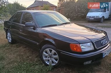 Седан Audi 100 1993 в Ромнах