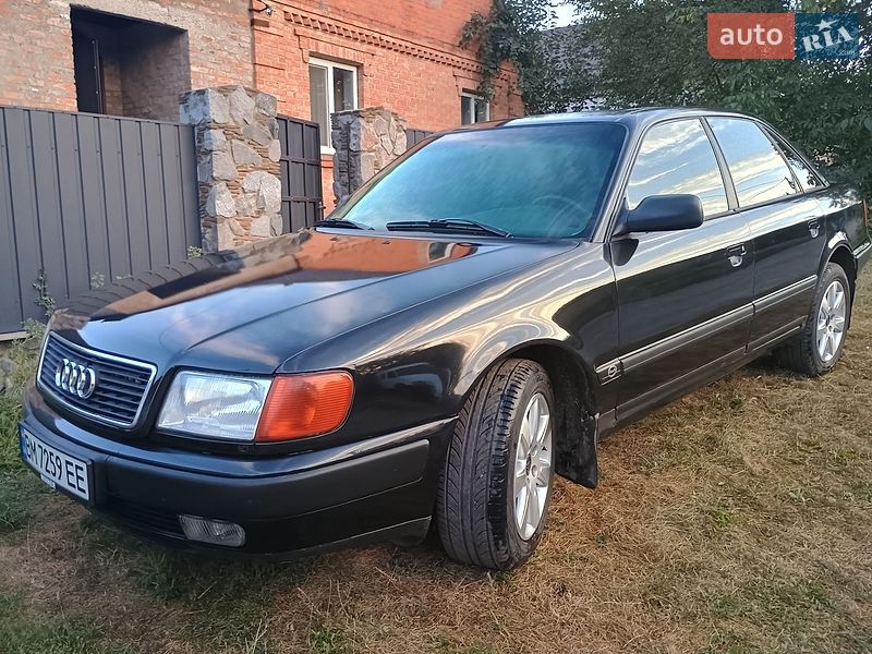 Седан Audi 100 1993 в Ромнах